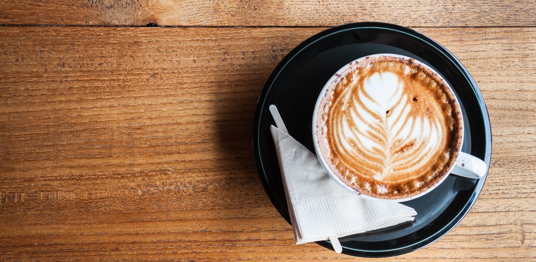 Cappuccino Proteico Quente Holy Nuts: o ritual de conforto funcional para os dias frios