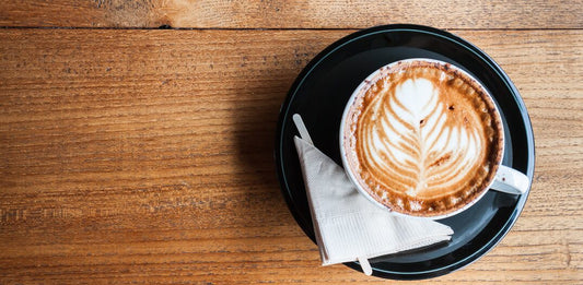Cappuccino Proteico Quente Holy Nuts: o ritual de conforto funcional para os dias frios