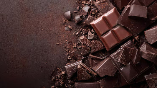 Smoothie bowl de chocolate com barrinha Holy: o café da manhã que parece sobremesa e ainda entrega proteína vegetal